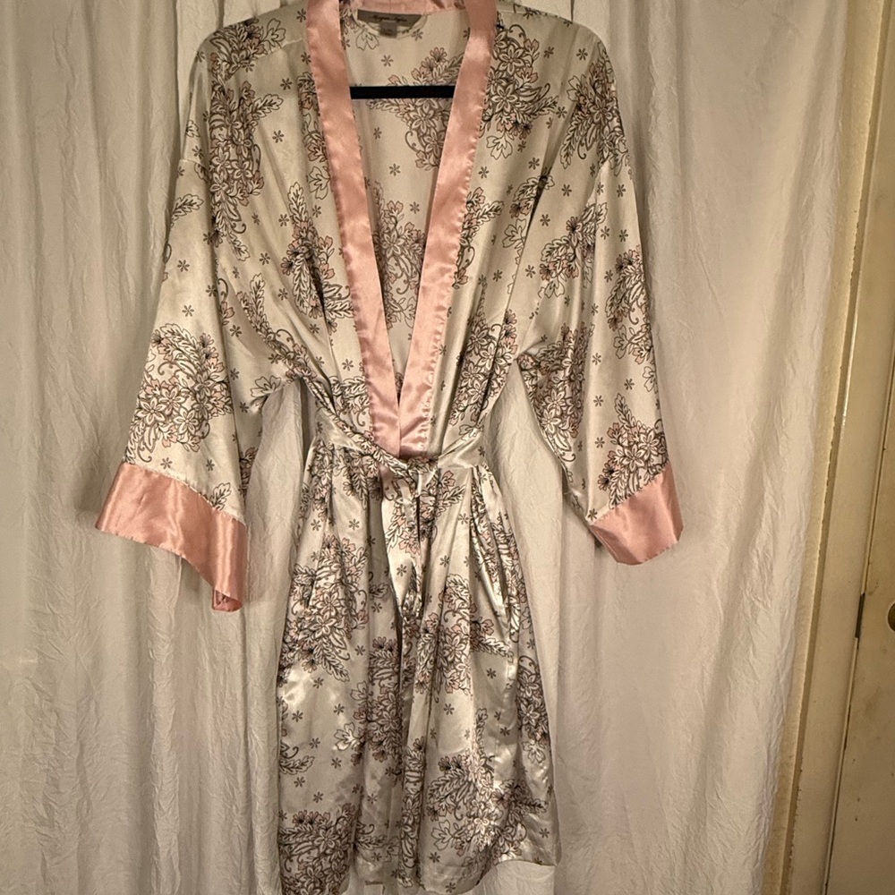 Morgan Taylor Satin Floral Robe with Pink Trim